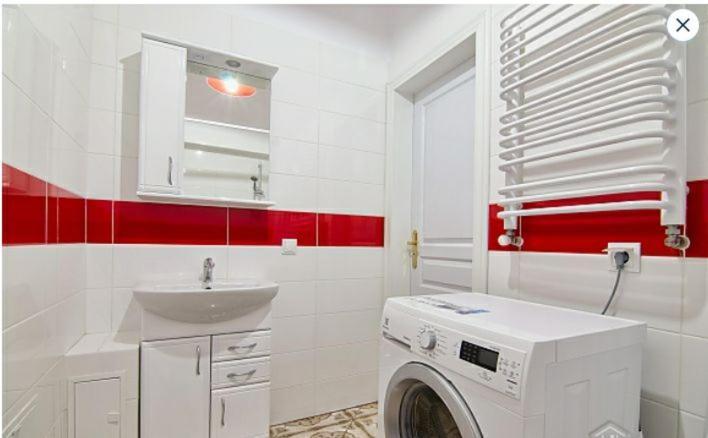 Три Кімнати Вулиця Грушевського 9 Центр Міста Львів Apartment Екстериор снимка