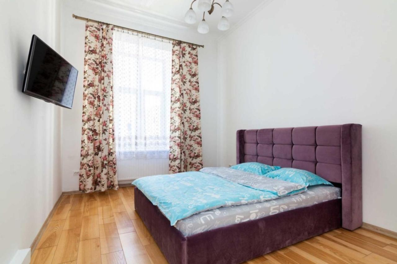 Три Кімнати Вулиця Грушевського 9 Центр Міста Львів Apartment Екстериор снимка